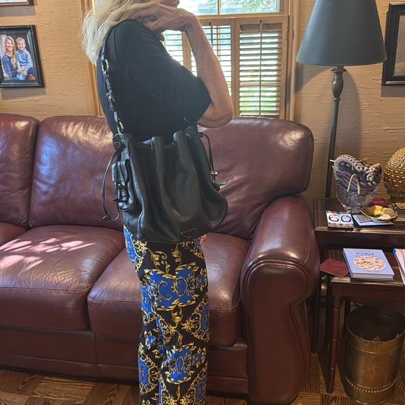 Prada Black Leather Drawstring hobo bag in very nice condition. - Picture 5 of 6